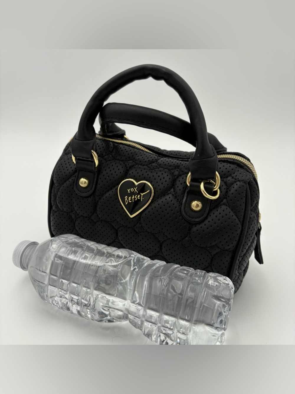🖤 Betsey Johnson Black Quilted Heart Satchel Bag - Picture 5 of 8